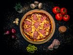 Sonkás vékony tésztás pizza