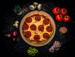 Szalámis pizzánk